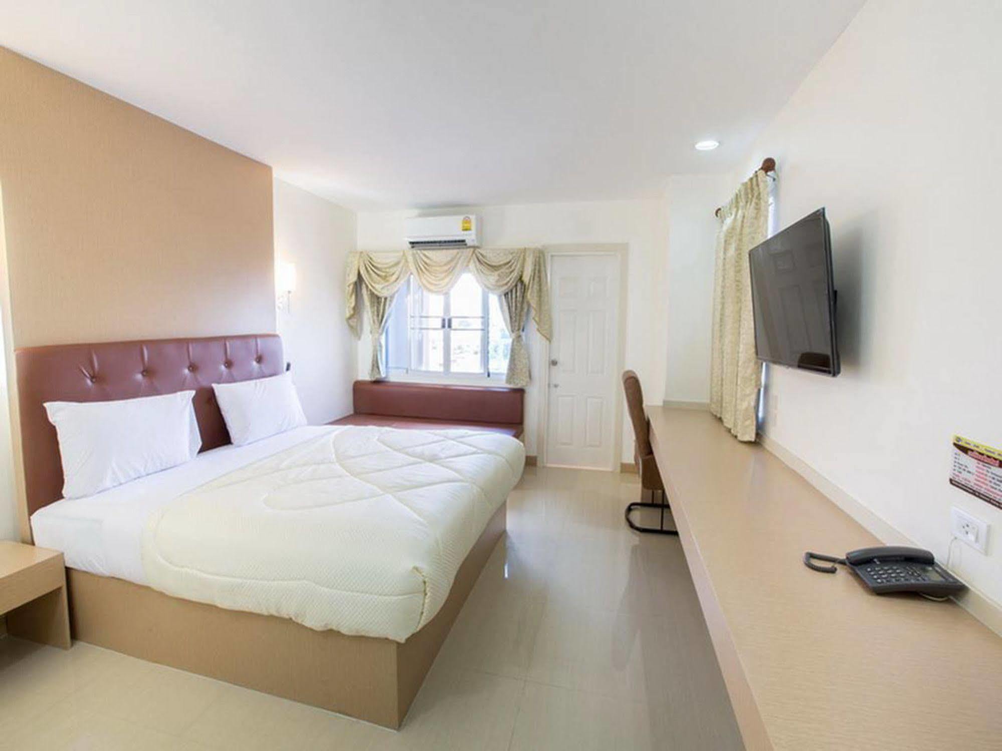 P.A. Thani Hotel Nakhon Sawan Eksteriør bilde